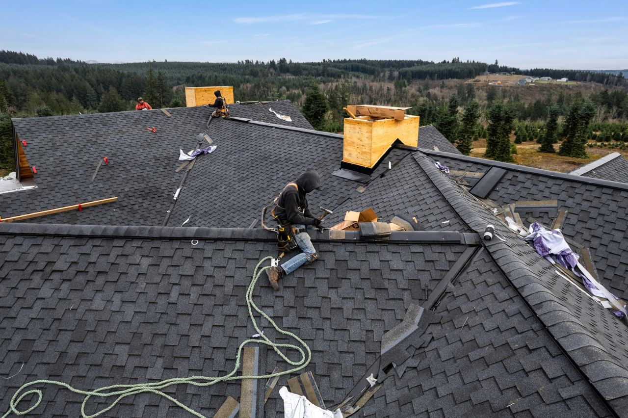 Emergency roof tarping and storm damage inspection by local Saddle River roofers.